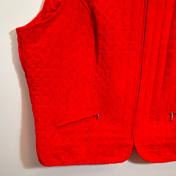 CJ Banks Red Quilted Lightweight Lined Pockets Suede Feel Zip Up Vest Womens 3X - Picture 3 of 11